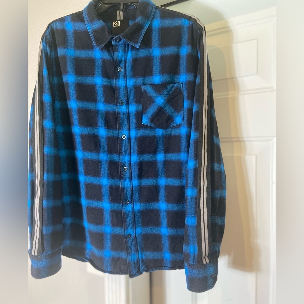 RSQ Collective~Men’s~Plaid~Flannel~Button Down~Shirt~Stripe Sleeve Detail~Size L